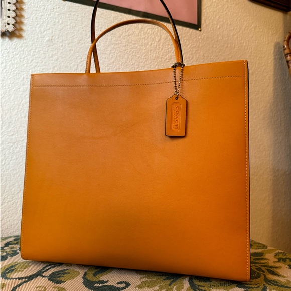 Coach Cashin Carry 32 in Papaya - Picture 2 of 10